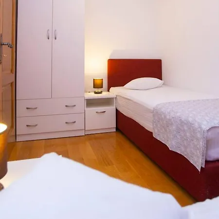 Vladimir #5 * Makarska