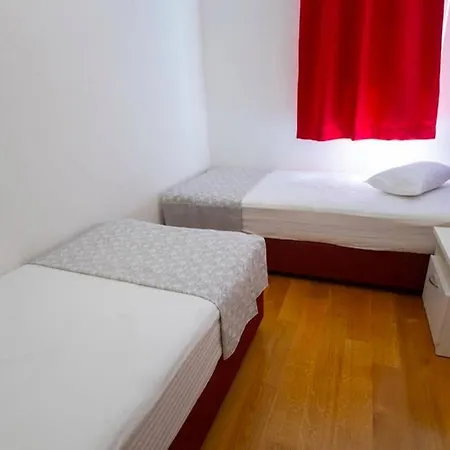 Vladimir #5 * マカルスカ