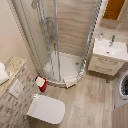 Vladimir #5 アパート マカルスカ