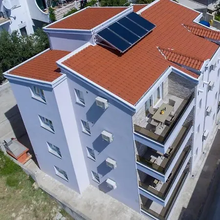 Vladimir #5 * マカルスカ